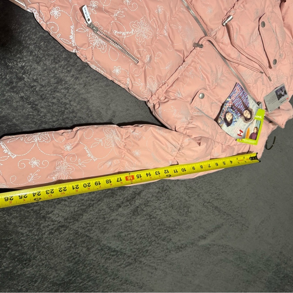 Pink Kids Puffer Jacket
Tradicional Canadian quality 💕 - Picture 7 of 11